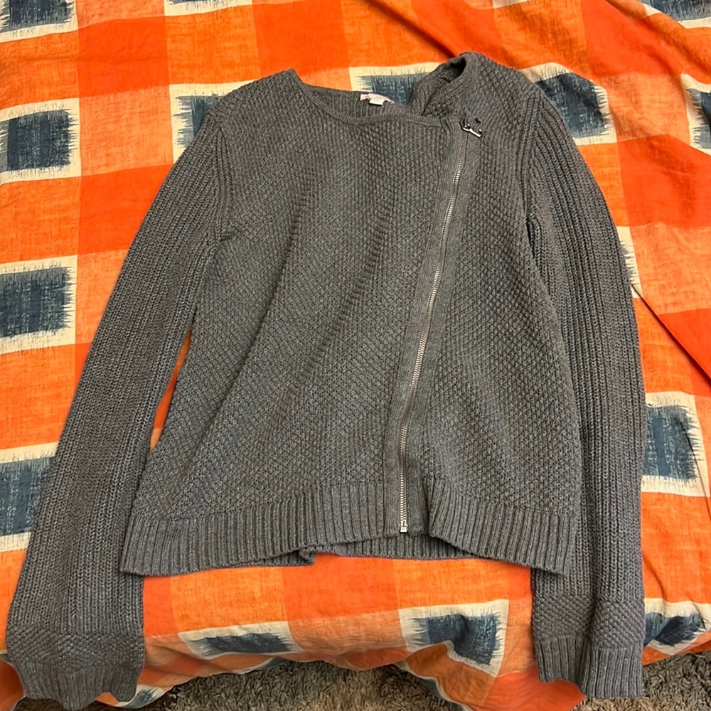 Grey woolen sweater. Very warm
